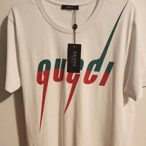 Authentic Gucci T-Shirt – Classic Style, Effortless Luxury